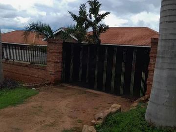 Glaudina FBC house for Sale