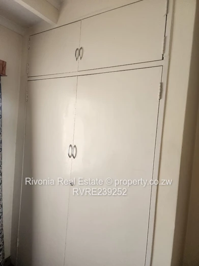 Emerald Hill: 4-Bed Home on 2030m² with Borehole,Mortage accepted 