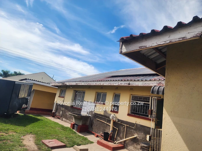 Mainway Meadows 4-Bed Home with Borehole — Harare South
