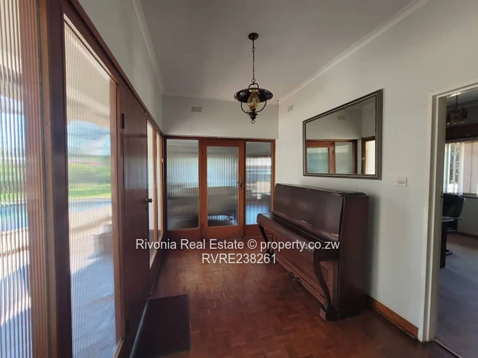 Alexandra Park: 4-Bed Home, 1990m², Secured & Spacious