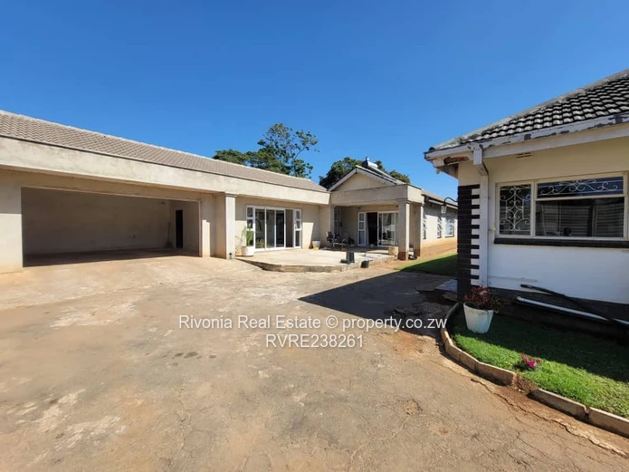 Alexandra Park: 4-Bed Home, 1990m², Secured & Spacious