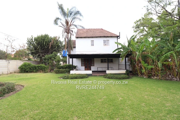 Belgravia 4-Bed, 3-Bath  suitable for commercial purposes— 2000m², Borehole