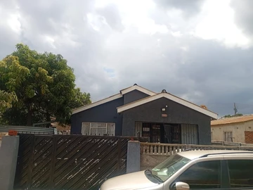 6 Bedroom House
