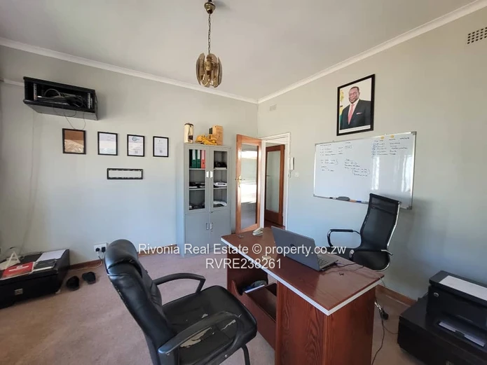 Alexandra Park: 4-Bed Home, 1990m², Secured & Spacious