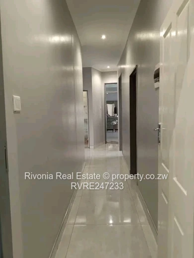 Sunlit 4-Bed Pomona Home — Modern Kitchen & Borehole