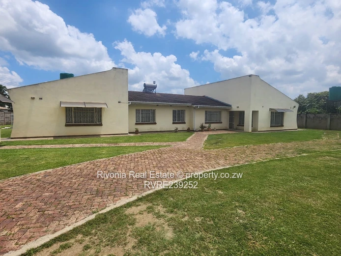 Emerald Hill: 4-Bed Home on 2030m² with Borehole,Mortage accepted 