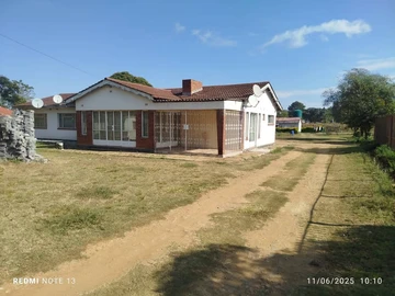 Spacious 6 Bedroomed house
