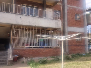 2 Bedroom Flat & Apartment