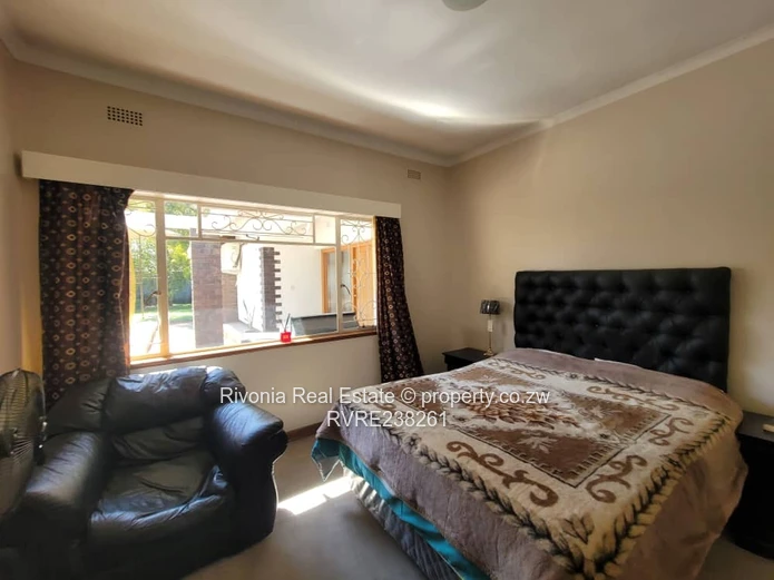 Alexandra Park: 4-Bed Home, 1990m², Secured & Spacious