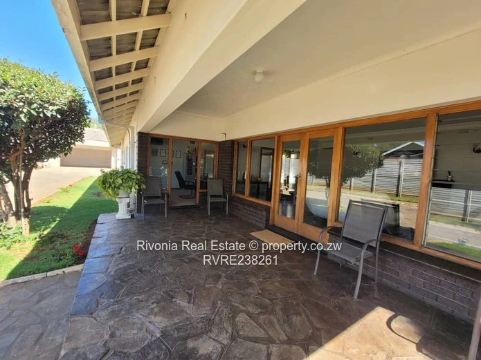 Alexandra Park: 4-Bed Home, 1990m², Secured & Spacious