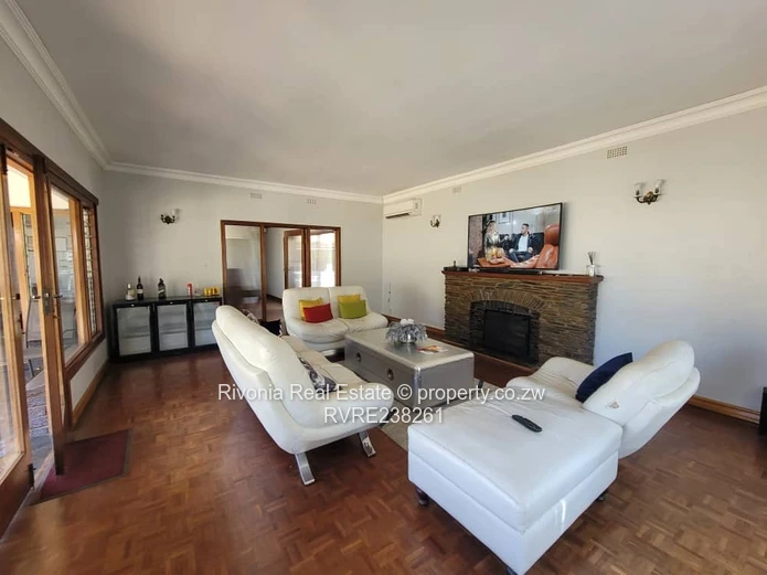 Alexandra Park: 4-Bed Home, 1990m², Secured & Spacious