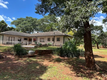 Luxurious 5-Bedroom Home with Pool in Mandara, Harare