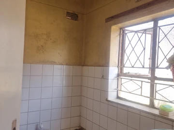 2 Bedroom Flat & Apartment