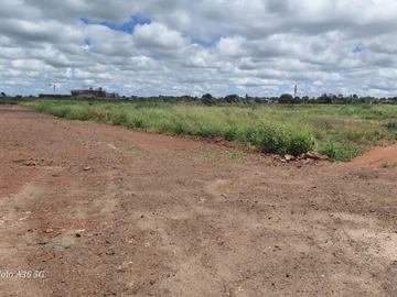 Commercial & Industrial Land