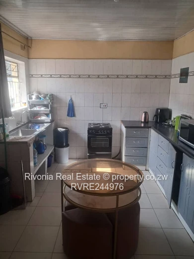 Mainway Meadows 4BR Home with Solar & Garden (540sqm)