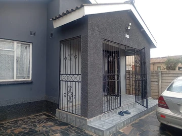 6 Bedroom House