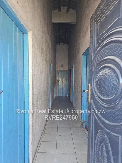 5-Bed Glen Norah A Home with Borehole, Fireplace & Yard