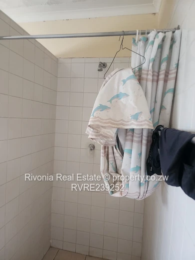 Emerald Hill: 4-Bed Home on 2030m² with Borehole,Mortage accepted 