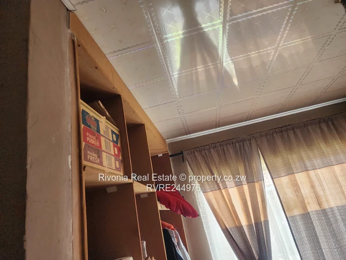 Mainway Meadows 4-Bed Home with Borehole — Harare South