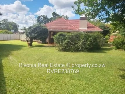 MT PLEASANT OLD 3BEDS ON 2600sqm 380k neg