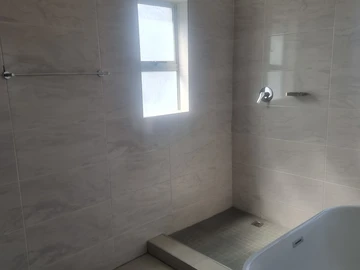 3 Bedroom Flat & Apartment