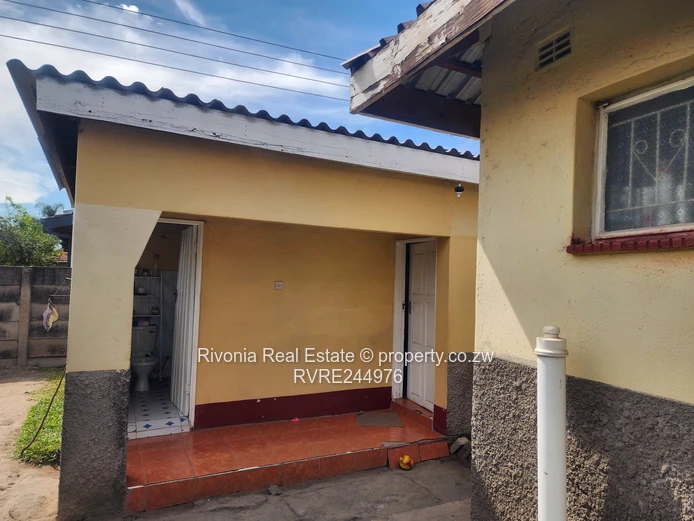 Mainway Meadows 4-Bed Home with Borehole — Harare South